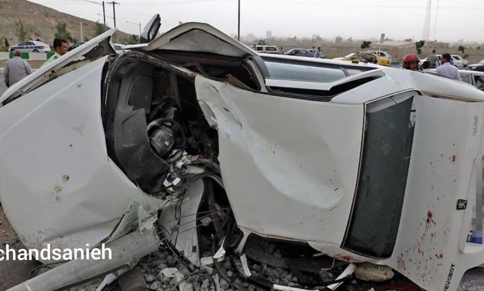 له شدن وحشتناک خودروی پژو در مشهد + عکس