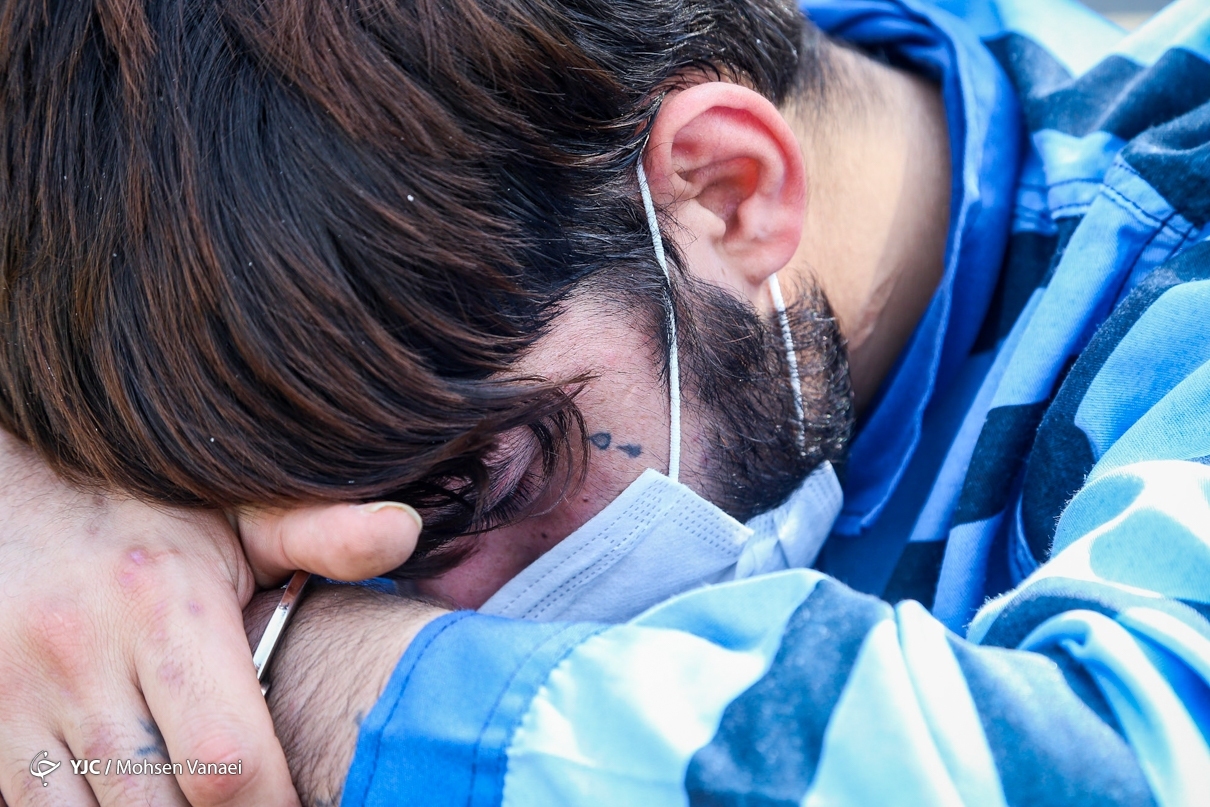 خالکوبی اشک روی گونه متهم + عکس