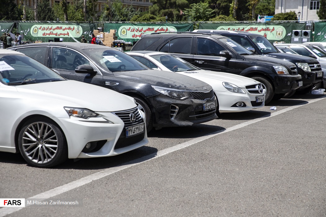 کشف خودروهای لاکچری سرقت شده در تهران + عکس
