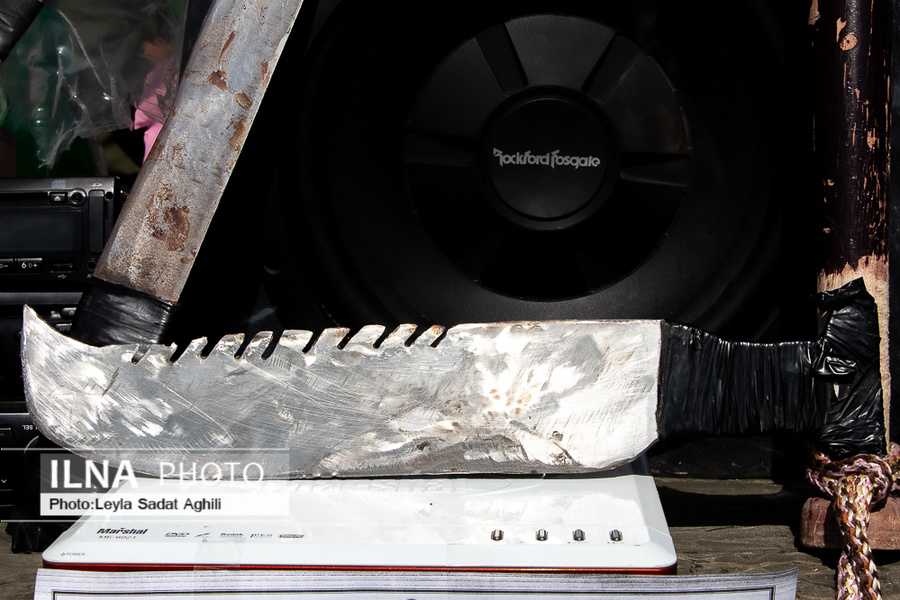  کشف سلاح سرد شیاردار از سارقان که مرگ را حتمی می کند + عکس