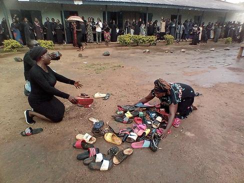 ربوده شدن دانش آموز نیجریه ای از سوی گروه تروریستی بوکوحرام + عکس