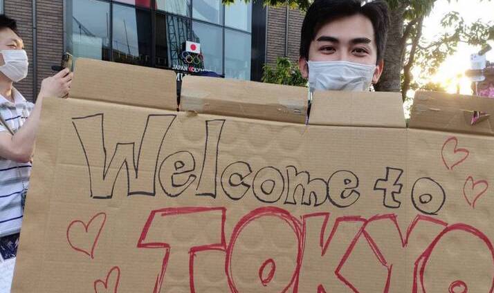 خوش‌آمدگویی مردم ژاپن به رسانه‌ها + عکس