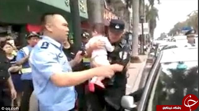 لحظات نفس گیر نجات کودک گرفتار شده در خودرو +تصاویر