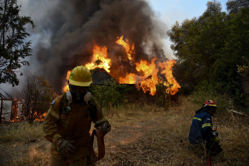 یونان در کام آتش + عکس