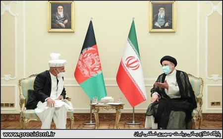 لباس سنتی رئیس جمهور افغانستان در دیدار رئیسی + عکس