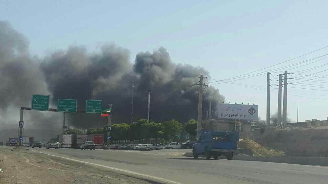 آتش سوزی در کارخانه ایران خودرو تبریز + عکس