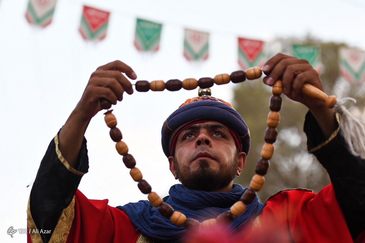 کاروان نمادین ورود امام حسین (ع) به کربلا در فلاورجان + عکس