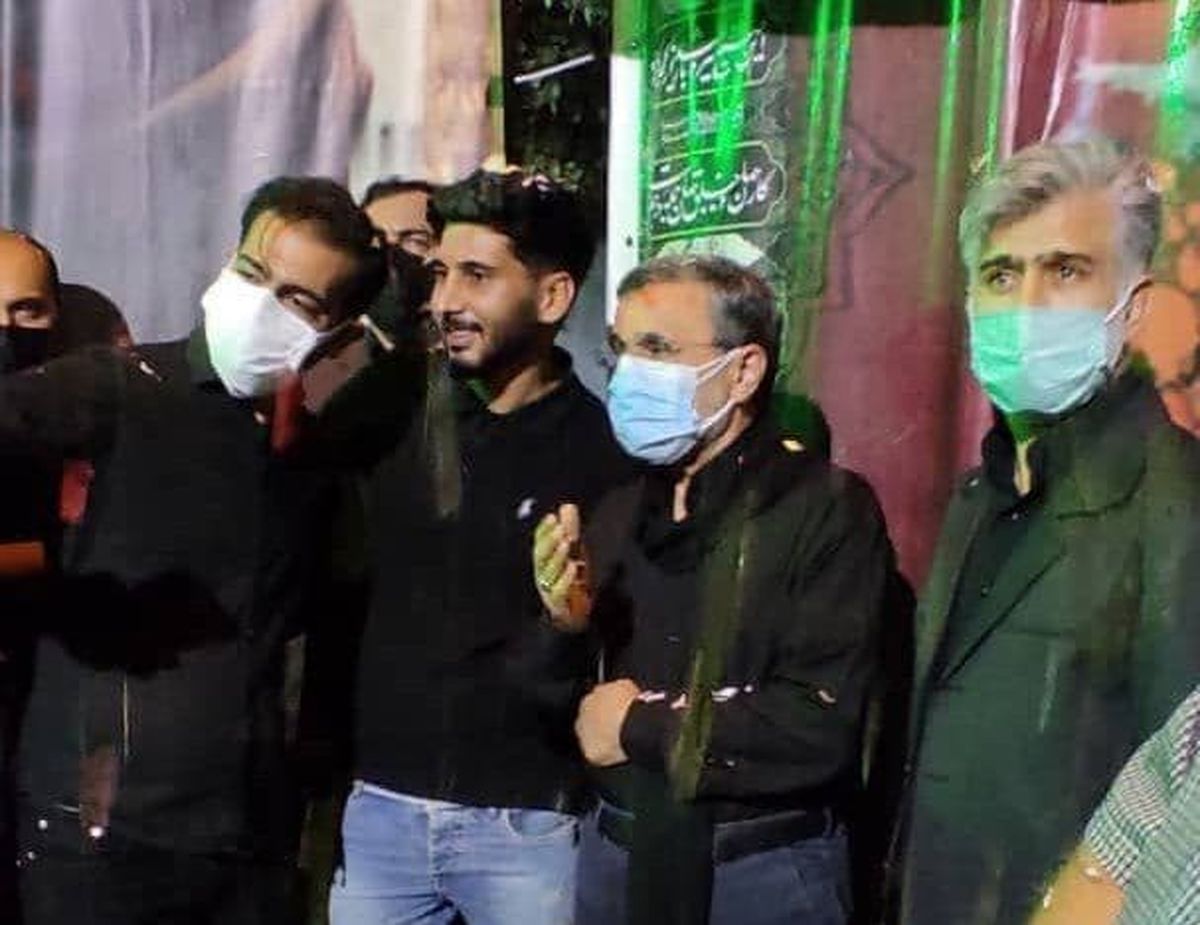حضور احمدی‌نژاد در مراسم عزاداری میدان ۷۲ نارمک +عکس
