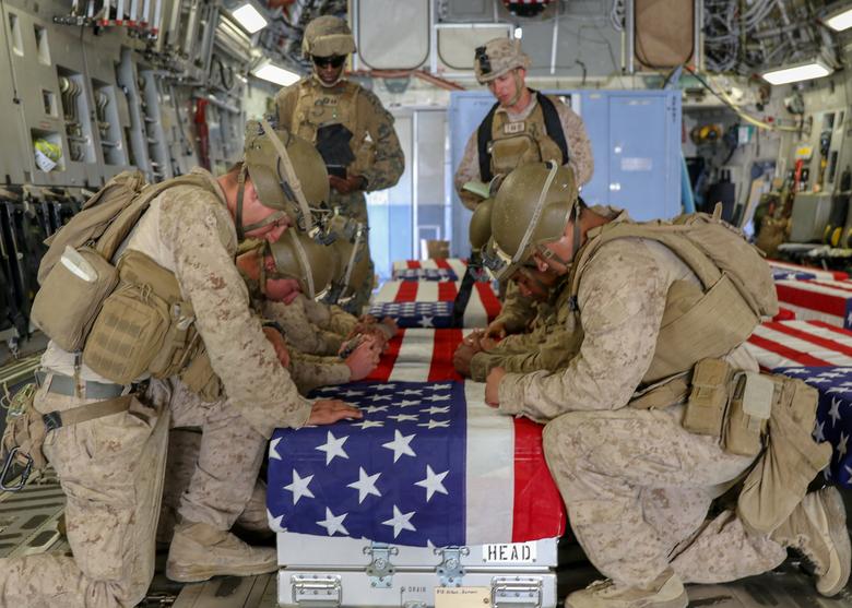 بازگشت تابوت سربازان آمریکایی از افغانستان + عکس