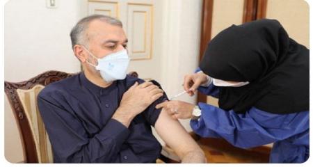 تزریق دومین دوز واکسن برکت به امیرعبداللهیان + عکس