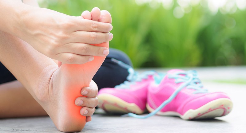 چرا بعد از ورزش پاشنه پا درد می گیرد؟