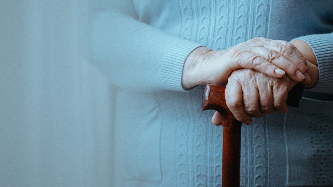 در روزهای کرونایی چگونه از سالمندان مراقبت کنیم؟ 