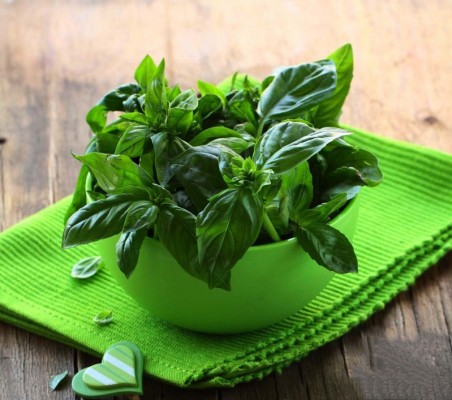 آلزایمر را با این سبزی خوش طعم  و خوش عطر به کنترل درآورید