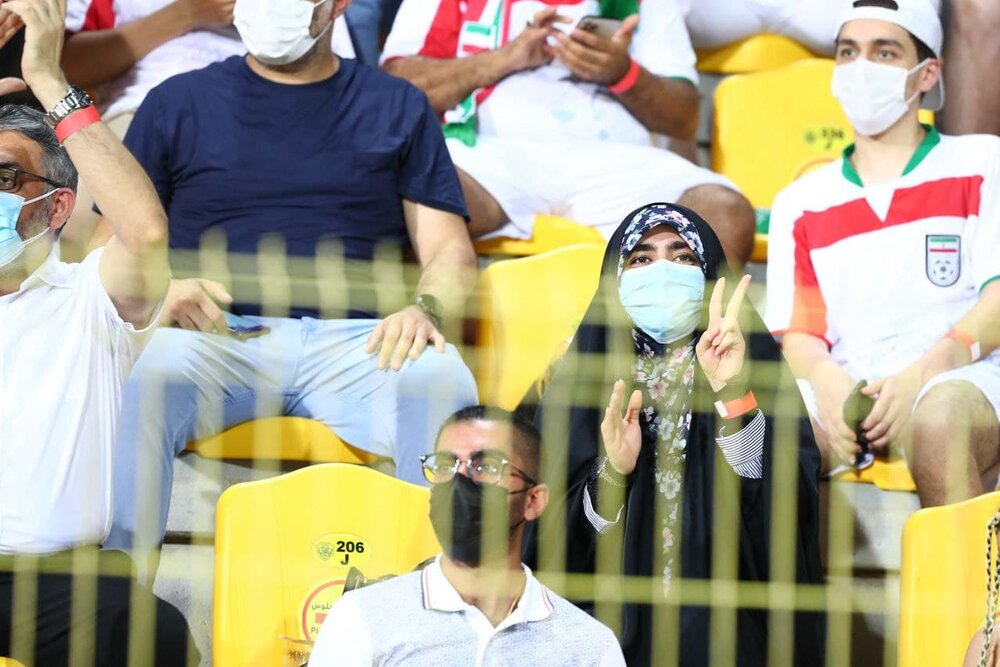 شور و شوق هواداران ایرانی در ورزشگاه زعبیل دبی پس از پیروزی تیم ملی+ عکس