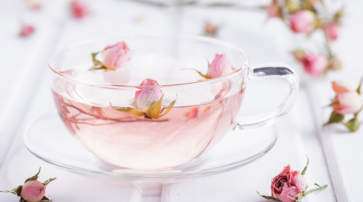 این دسته از افراد خوردن گلاب و عرق نعنا را فراموش نکنند