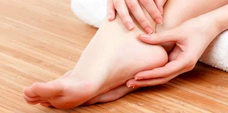 چه زمانی برای درد پاشنه پا به پزشک مراجعه کنیم؟+ علت