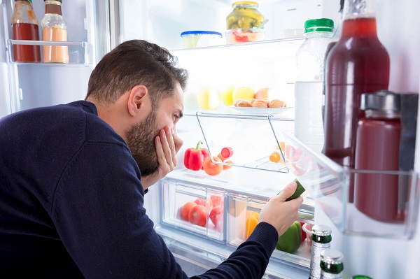 با استفاده از این 5 ماده غذایی بوی بد یخچال را از بین ببرید!