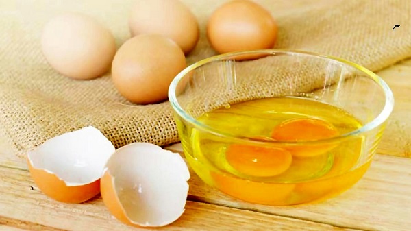 تاثیرات شگفت انگیز روغن تخم مرغ برای پوست؛ از رفع التهاب تا جوان سازی پوست
