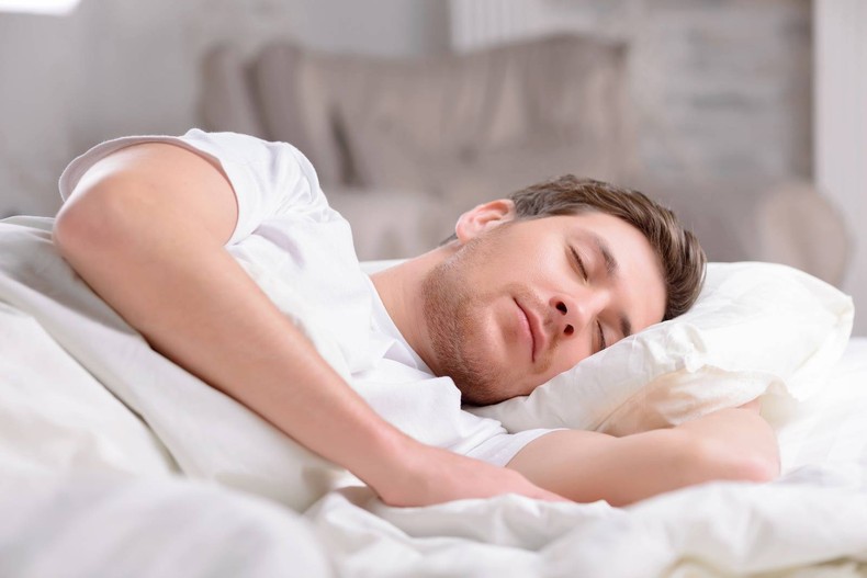 حس وحشتناک سقوط در خواب را چگونه درمان کنیم؟