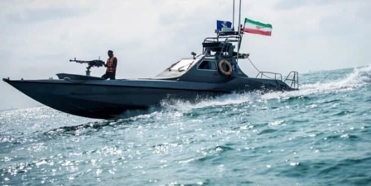 فریم به فریم با عملیات برخورد پاسداران سپاه با ناوهای جنگی آمریکا و توقیف نفتکش + عکس