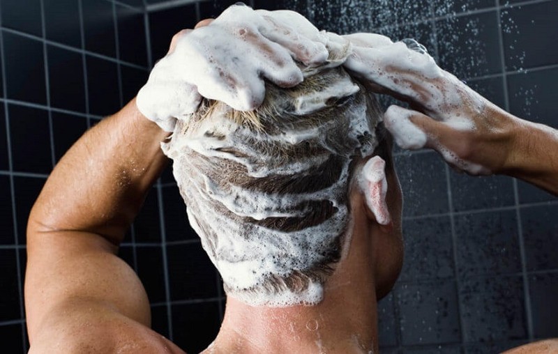 چند بار در هفته موهایمان را بشوییم؟+ نحوه شستن