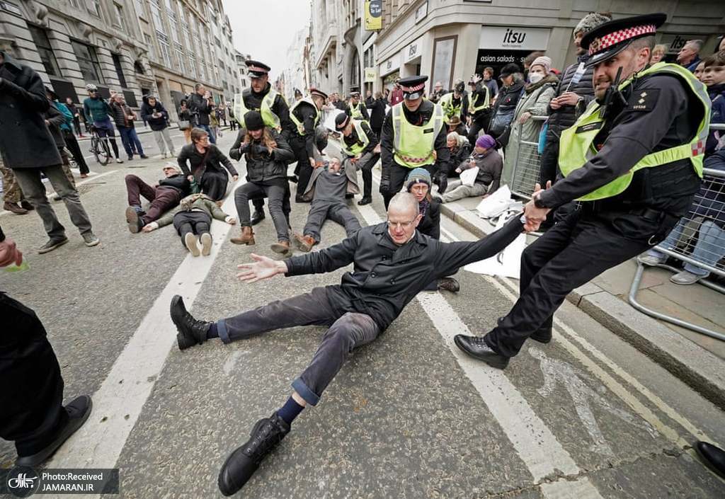  درگیری پلیس لندن با معترضان جنبش شورش علیه انقراض + عکس