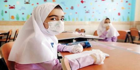  روند ابتلای دانش آموزان به کرونا را زیر نظر داریم 