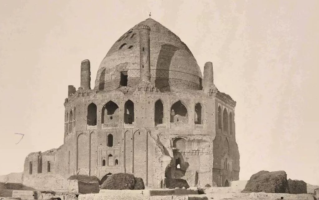 تصویری قدیمی از گنبد سلطانیه در زنجان + عکس
