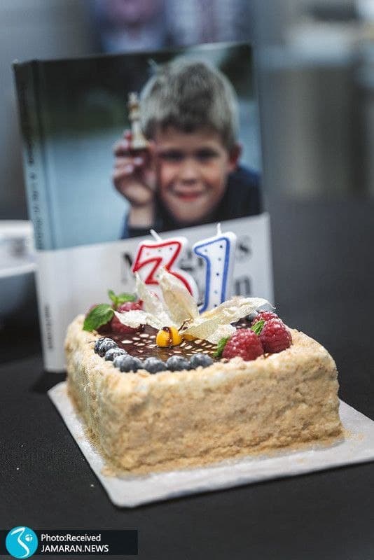 کیک تولد نفر اول شطرنج دنیا در حاشیه مسابقه قهرمانی جهان + عکس