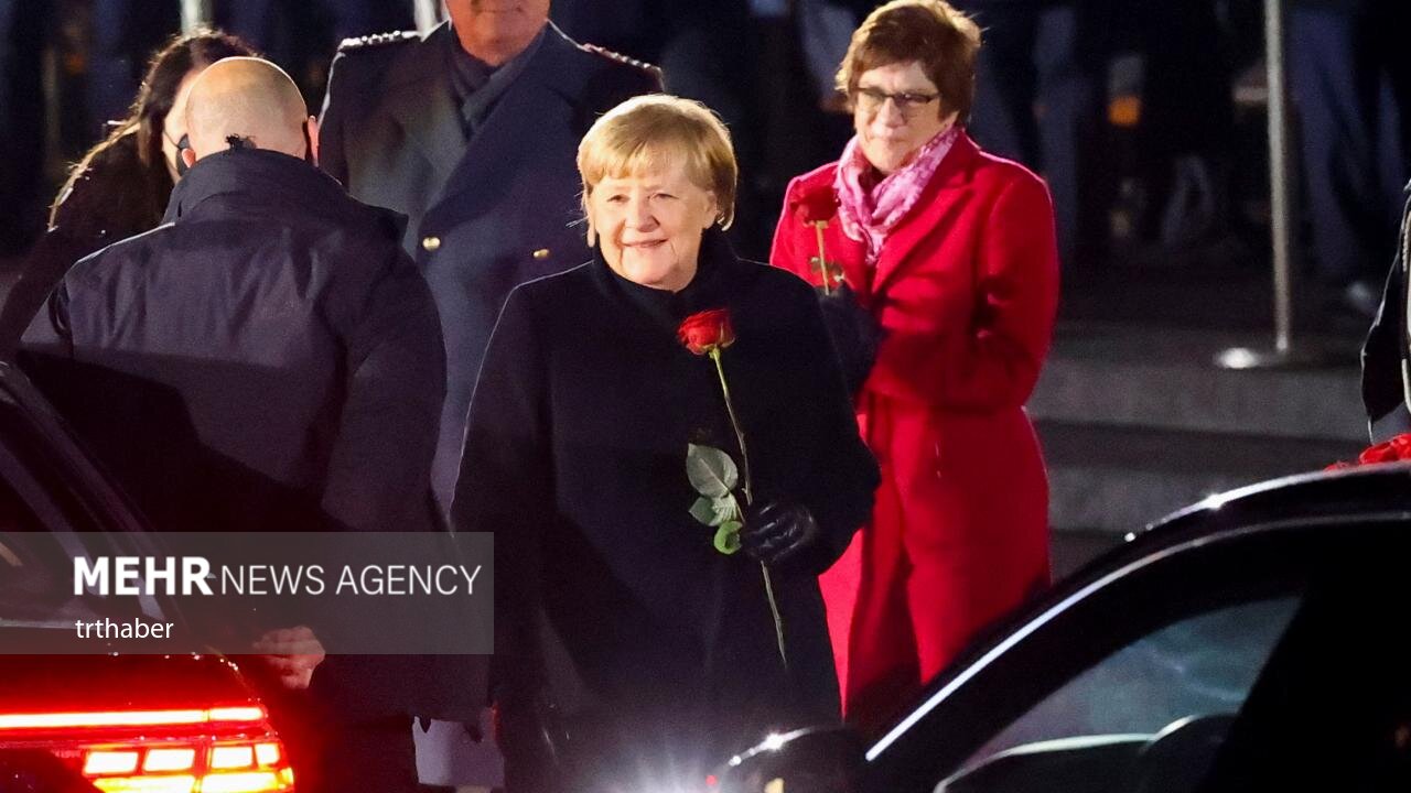 خداحافظی «مرکل» با صدراعظمی آلمان بعد از 16 سال + عکس