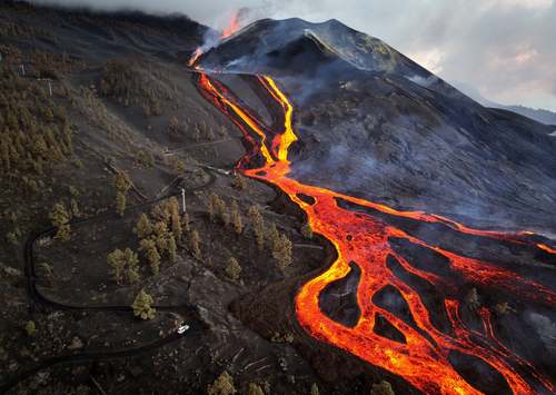 ادامه فعالیت آتشفشان در جزیره لاپالما + عکس