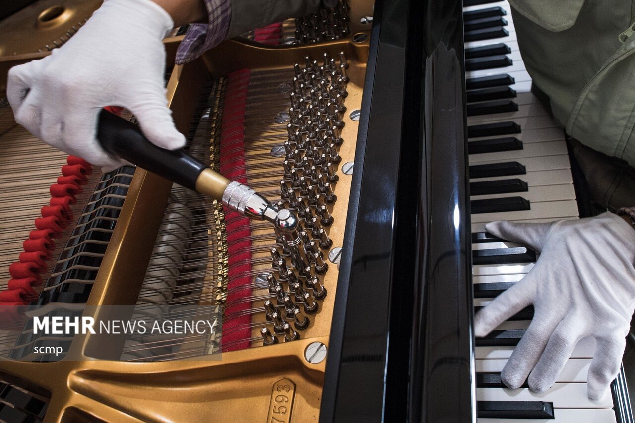 کارخانه ساخت پیانو در چین + عکس