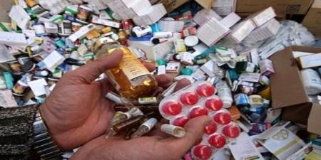 داروهای غیر مجاز در عطاری غرب تهران کشف شد