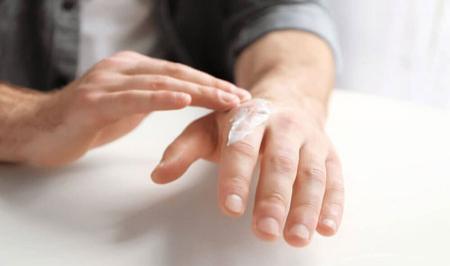 7 تکنیک خانگی فوق العاده برای رفع خشکی پوست