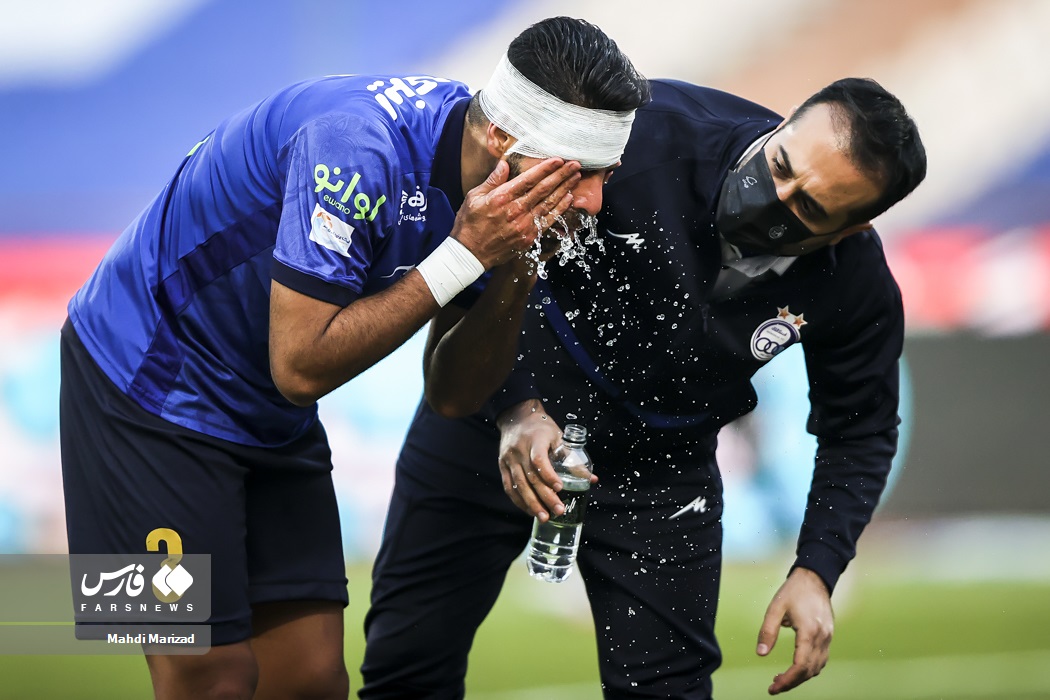 مصدومیت بازیکن تیم استقلال + عکس
