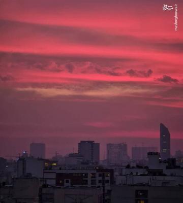 تصویری نادر  از آسمان قرمز  تهران + عکس