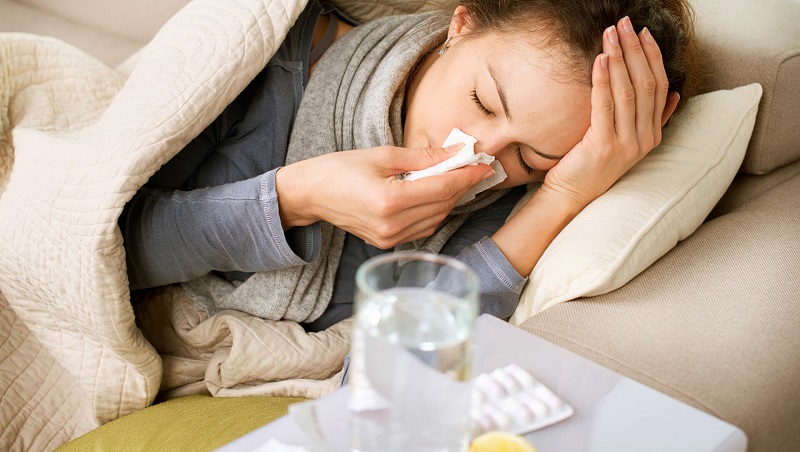 تفاوت علائم اُمیکرون با سرماخوردگی چیست؟