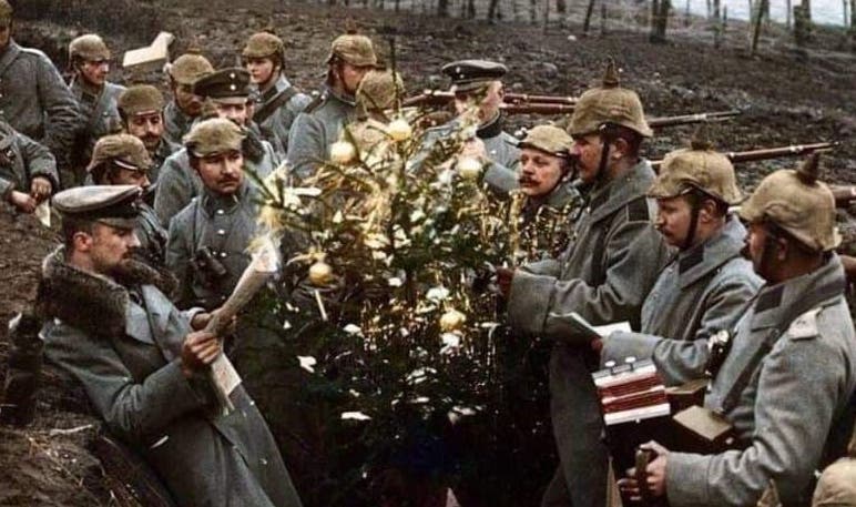 کریسمس در سنگرهای جنگ جهانی اول + عکس