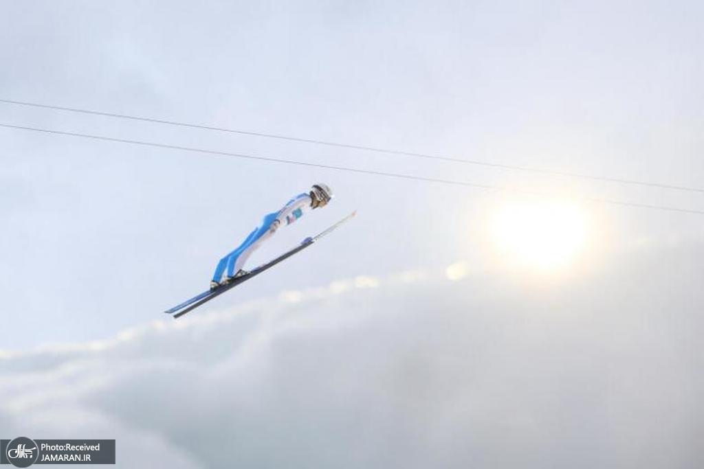 صحنه ای زیبا از مسابقات پرش اسکی در آلمان + عکس