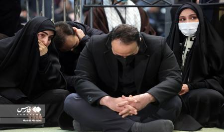 چشمان اشکبار فرزندان حاج قاسم  + عکس