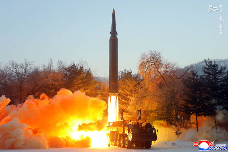 لحظه پرتاب موشک فراصوت آزمایشی در کره شمالی + عکس