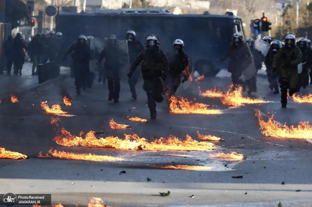 درگیری دانشجویان و نیروهای امنیتی در تسالونیک یونان + عکس