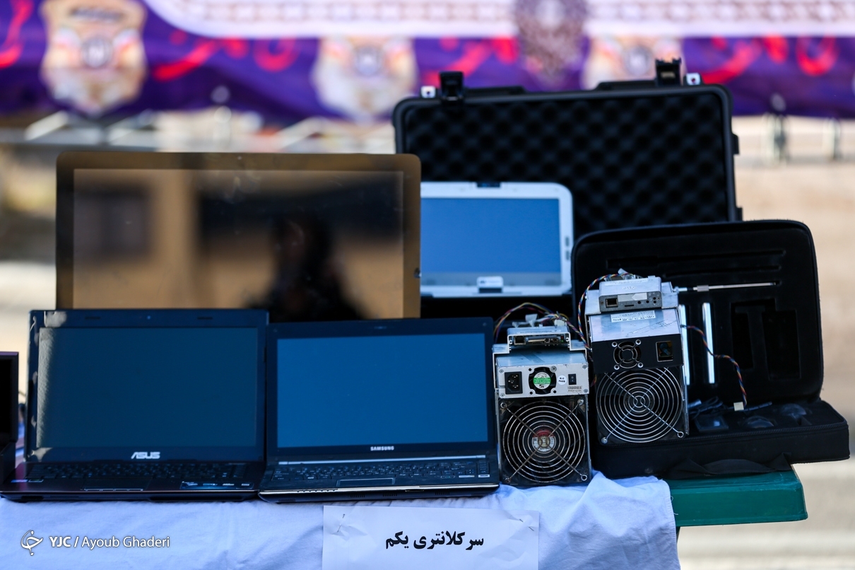 لپ تاپ‌های کشف شده از سارقین پایتخت + عکس
