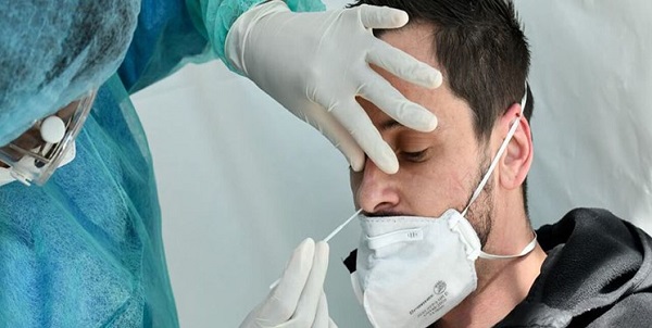 وزارت بهداشت فقط از این افراد تست اومیکرون می گیرد