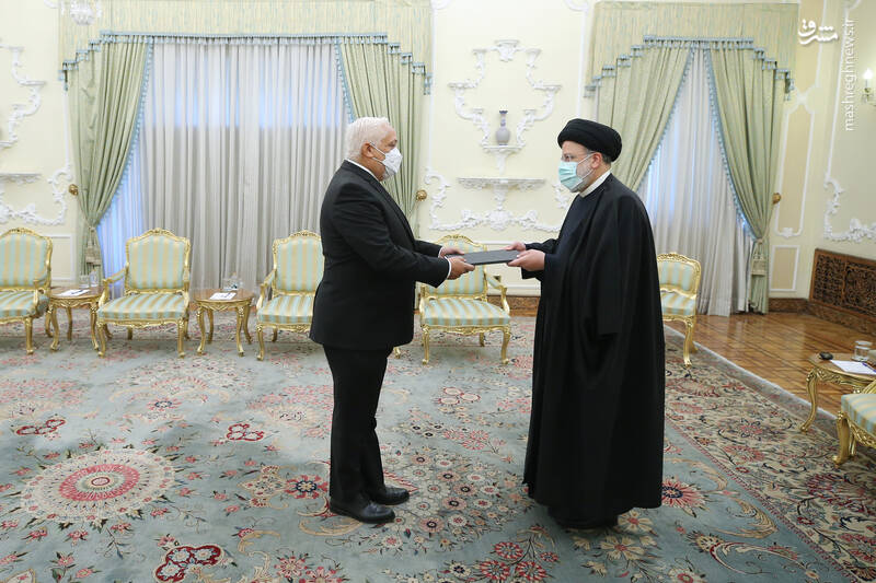 تقدیم استوارنامه سفرای جدید به رئیسی + عکس