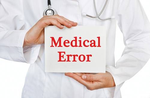 بهترین راهکار حل معضل خطاهای پزشکی