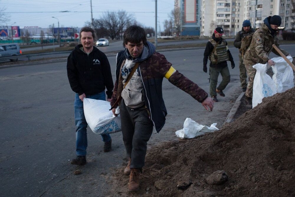 نیروهای مردمی در حال سنگربندی در پایتخت اوکراین+ عکس
