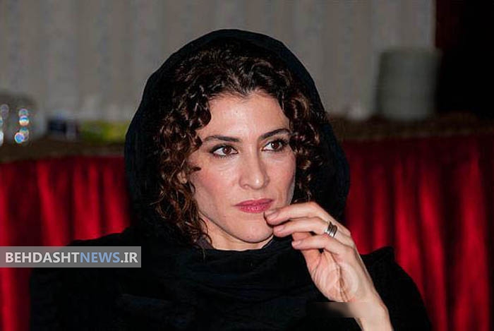  شیطنت ویشکا آسایش در زمان عکس گرفتن با طناز طباطبایی بخاطر قد بلندش! عکس