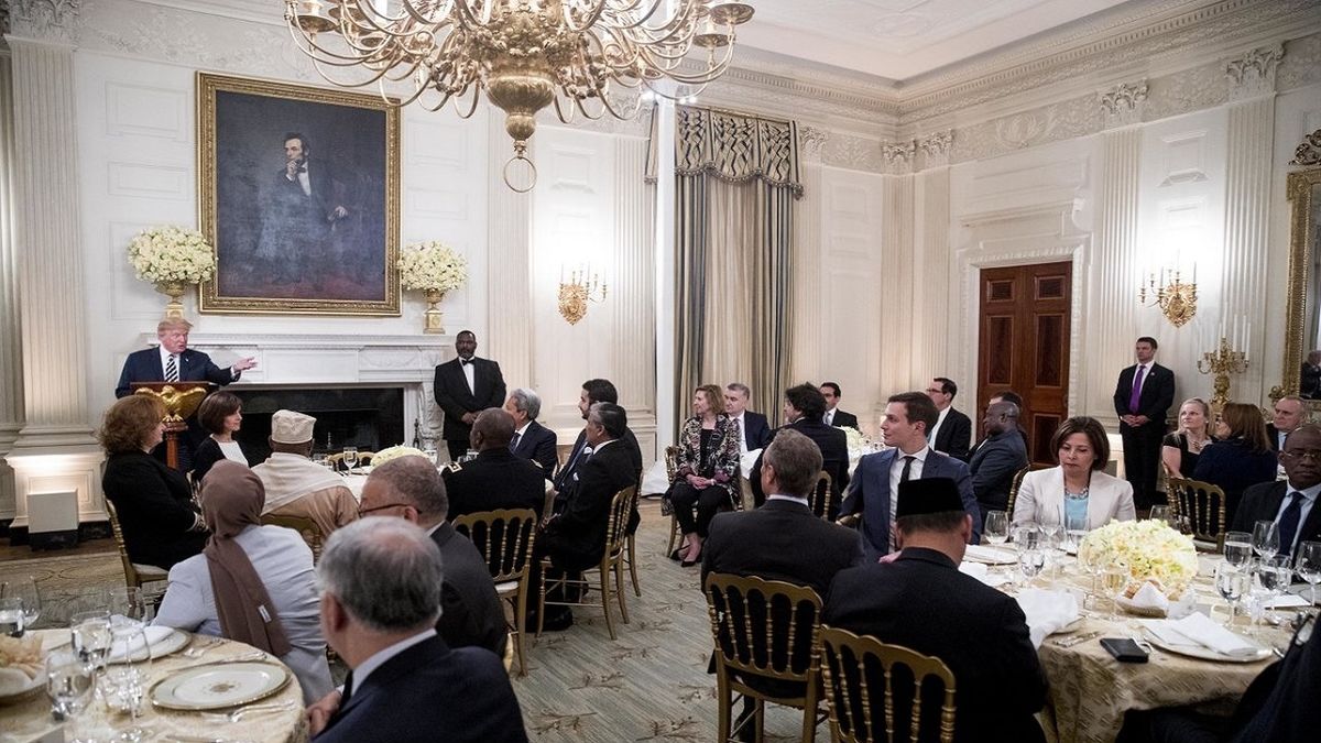 ابتلای بیش از ۱۰ درصد از میهمانان مراسم شام کاخ سفید به کرونا