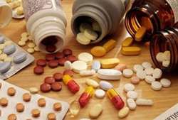 راه حل وزیر بهداشت برای ارزان شدن دارو